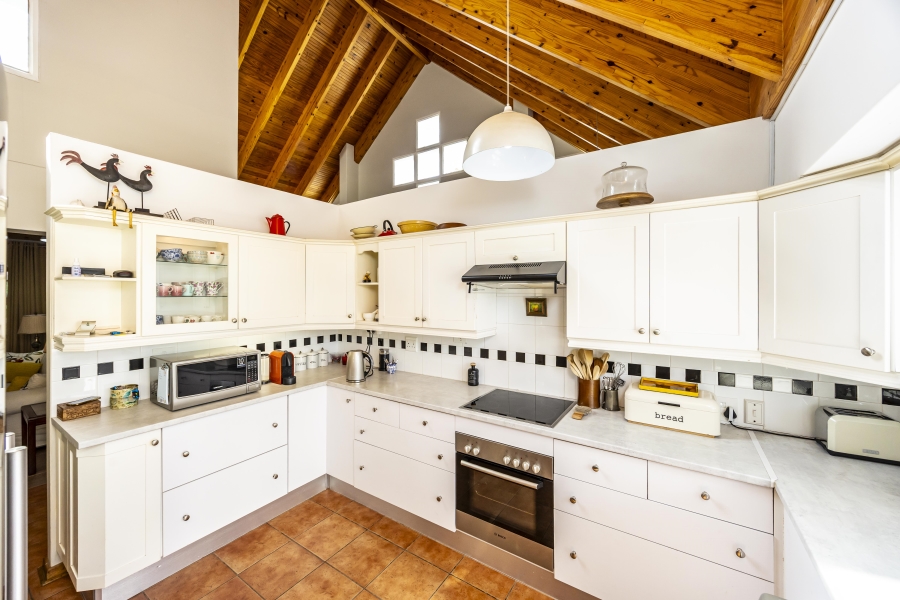 4 Bedroom Property for Sale in Bonza Bay Eastern Cape